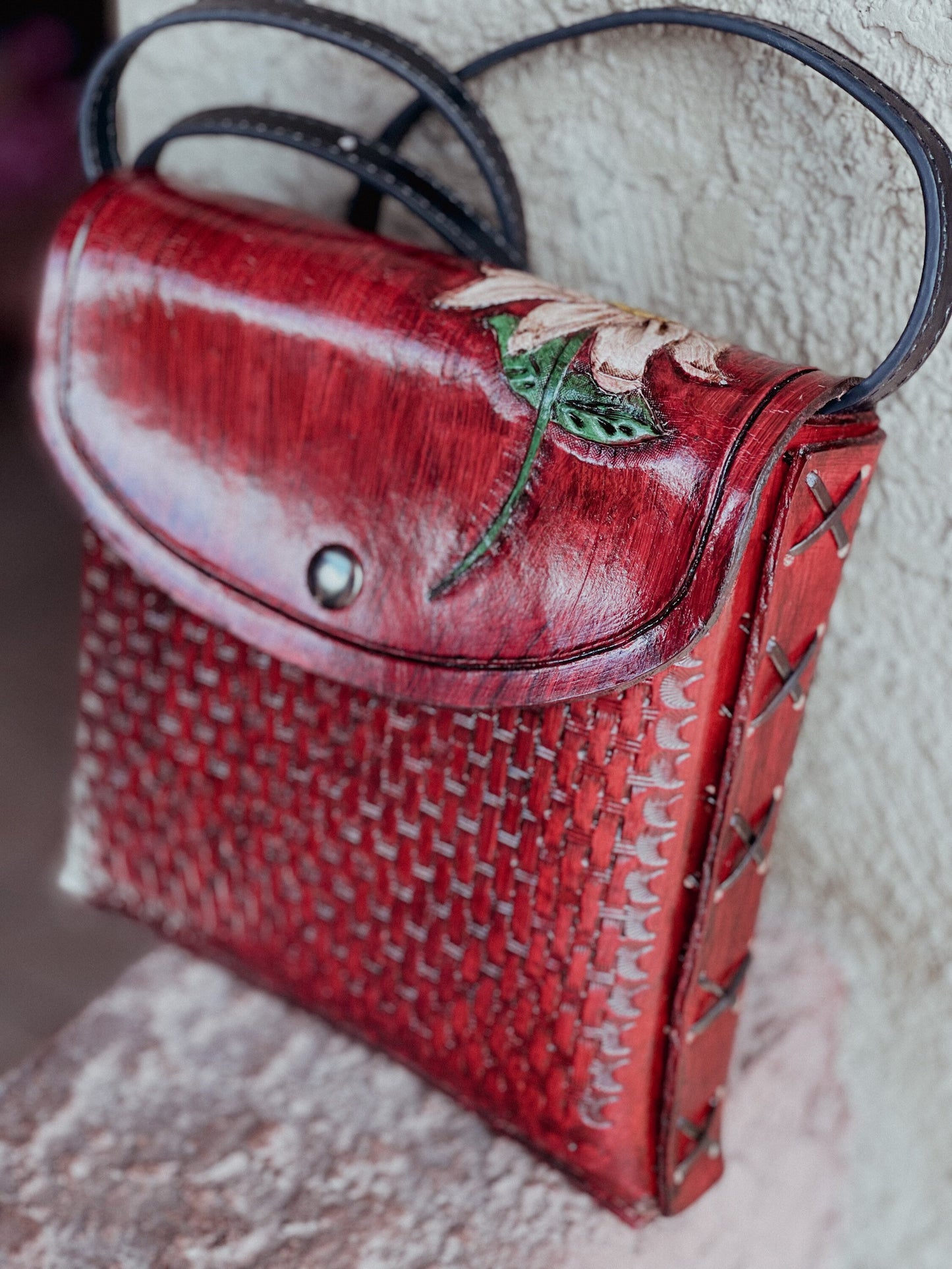 Daisy Red Saddle Purse